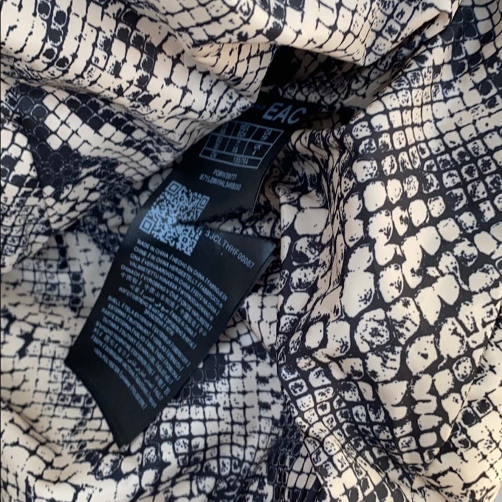 NEW GUESS Lexie Snakeskin Puffer Jacket - Picture 9 of 9